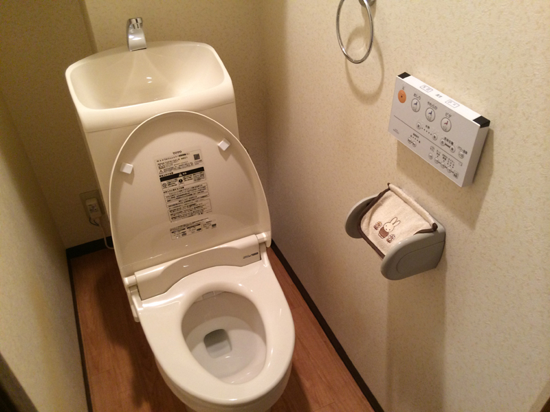 あっという間に！節水トイレに交換！