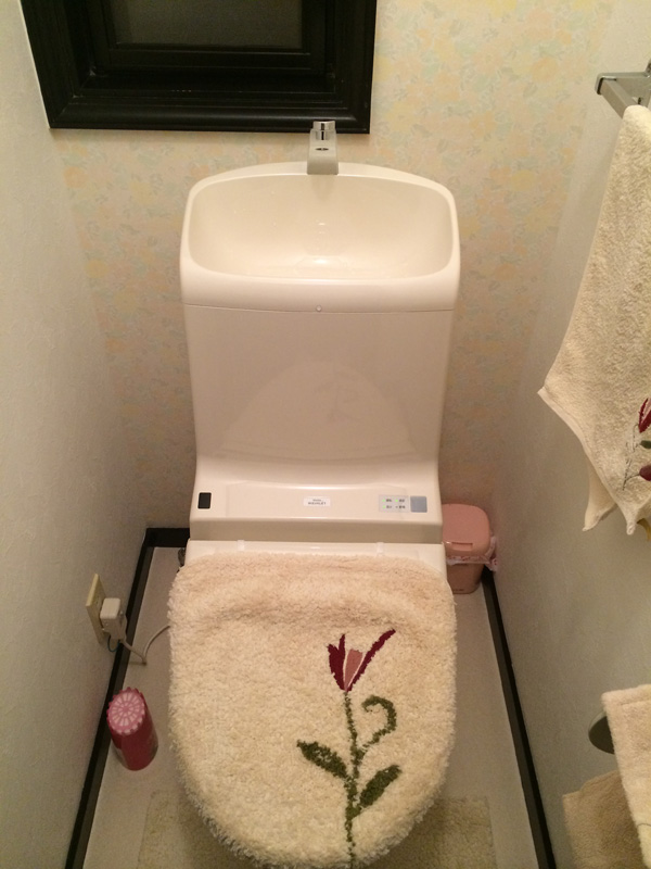 トイレに花を